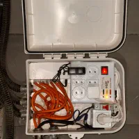 اینجا ما دوربین اماکن را با بودجه شما اجرا میکنیم