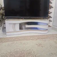 میز تلویزیون هایگلس در حد نو