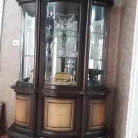 ویترین جنس چوب راش خیلی تمیز