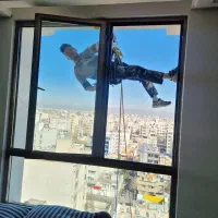 راپل بندباز کار در ارتفاع پیچ رولپلاک شست‌وشو نما