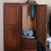 کمد ایستاده