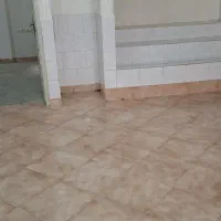 اجاره یک واحد مسکونی سه پله پایین از  حیاط در ملک