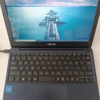 لپ‌تاپ ASUS با ویندوز ۱۰