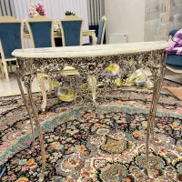 میز آیینه و شمعدان