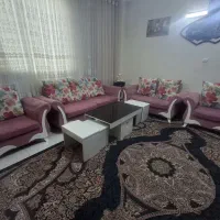مبل راحتی ۷ نفره..جلو مبلی و ۴ تا میز عسلی