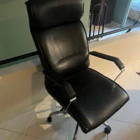 صندلی مدیریتی بزرگ و کاملا سالم