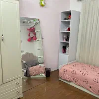 تخت و کمد