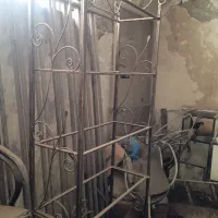 قفسه آهنی وچوبی محکم