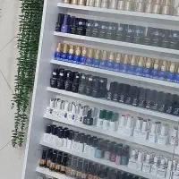 نیازمند دستیار ناخن کار