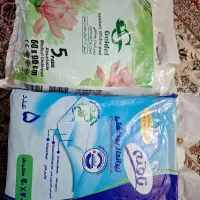 زیرانداز و دستمال مرطوب