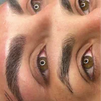 میکروبلیدینگ ابرو به صورت حرفه ای