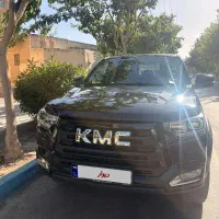ماشین کی ام سی t8مدل۱۴۰۳ فوق العاده تمیز
