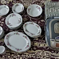 سرویس136 پارچه بشقاب گلسرخ و پلوپز و قاشق چنگال