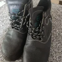 کفش ایمنی ضدبرق