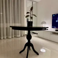 میز گرد چوبی با شیشه