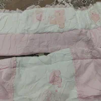 یک عدد روتختی و محافظ تخت نوزاد