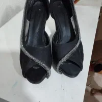 ۳ جفت کفش مجلسی فقط یک بار استفاده شده