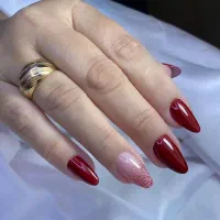 کاشت مژه وناخن درسالن تخصصی