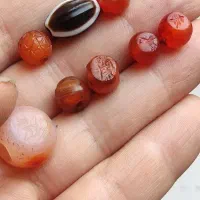 مجموعه مهره کهنه نشان سه پوست تراش خاص