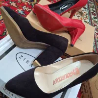 انواع کفش  اسپرتی و رنگی و زنانه