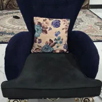 مبل هشت نفره کلاسیک سورمه‌ای . مخمل