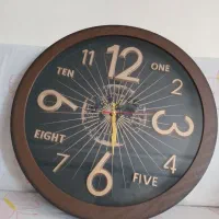 ساعت  در حد نو