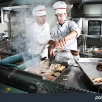 نیروی ساده آشپزخانه و آشپز
