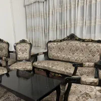 مبل سلطنتی ۹ نفره همراه با جلو مبلی و میز عسلی