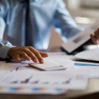 ارائه خدمات مالی و مالیاتی