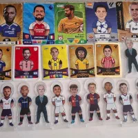 تعدادی کارت کیمدی و توپچی و امضا و برچسب و فیگو