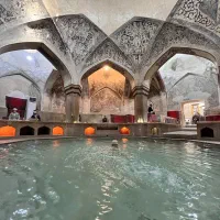 فروشنده خانم