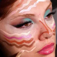 میکاپ و کاشت ناخن و مدل میکاپ