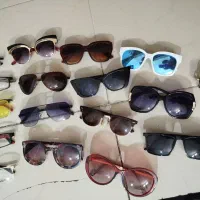 تعدادی عینک  طبی و افتابی