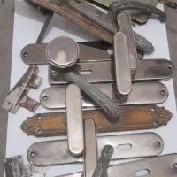 تعدادی دستگیره و مغزی در