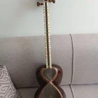 یک عدد تار یک عدد سە تار