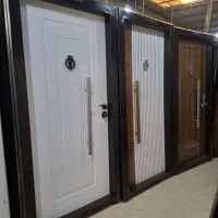 درب طرح ضد سرقت در اتاقی در زمین