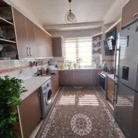 آپارتمان-100-متری-خوش-نقشه-غرق-در-نور