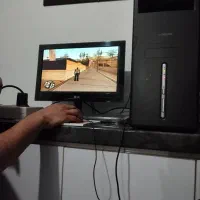 کامپیوتر با تمام لوازم