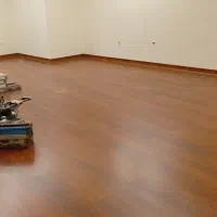 نصب پارکت ،قرنیز،ترمووال ،ماربل شیت ،چمن و pvc