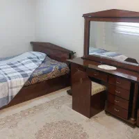 سرویس خواب دونفره، تخت و میز آرایش و پاتختی