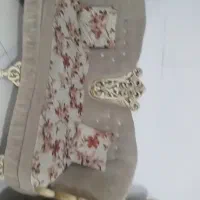 یک دست مبل هفت نفره سالم باسه تا میز