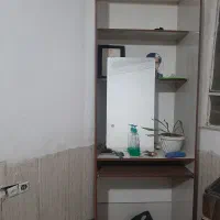 جا کامپیوتری و بالاشم طبقه برای کتاب ها..