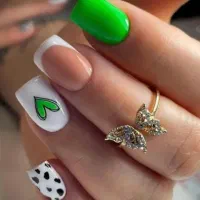 آموزش کاشت ناخن در شریعتی فقط ()