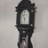 یک عدد ساعت دیواری ب فروش میرسد