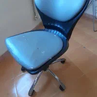 دو عدد صندلی چرخدار