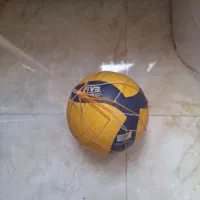 توپ والیبال