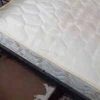 تخت اهنی وکف نوپان