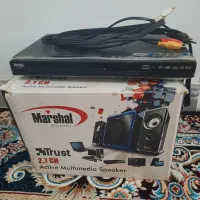 یک دستگاه DVD به همراه اسپیکر