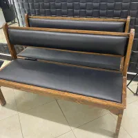 دو عدد نیمکت انتظار
