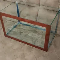 یک عدد آکواریوم  بدون ایراد  سالم سالم